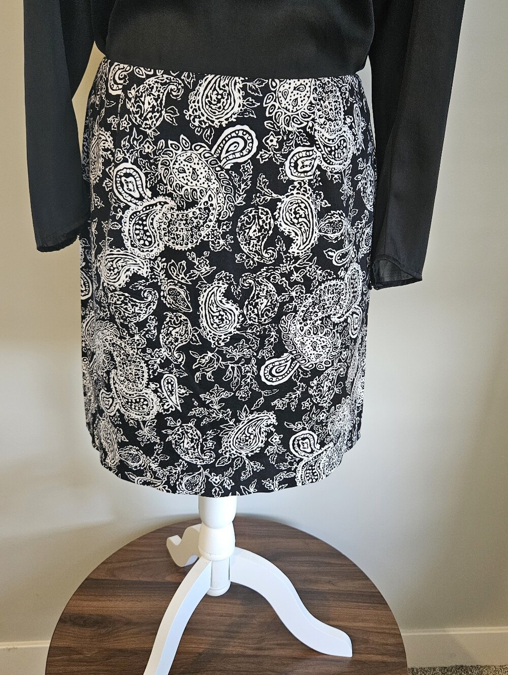 Lauren Ralph Lauren Black and White Paisley Pencil Skirt Size 6